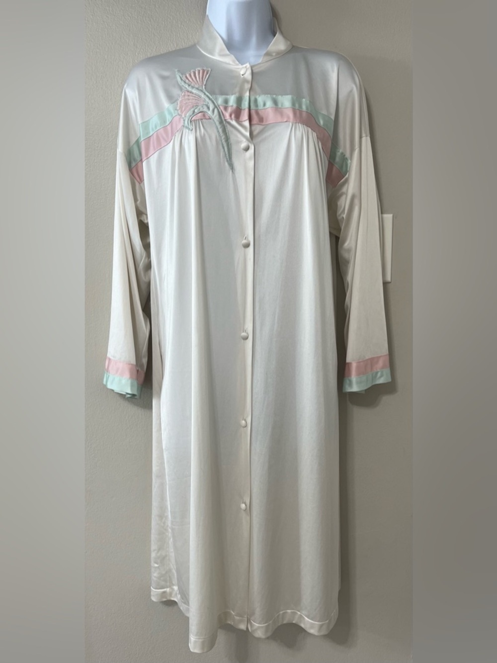 Vintage Vanity Fair Nylon Nightgown Robe Ivory Pink Blue Embroidered M USA